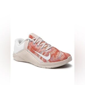 Nike Metcon 6 in Desert Sand Summit White Women’s Size 8